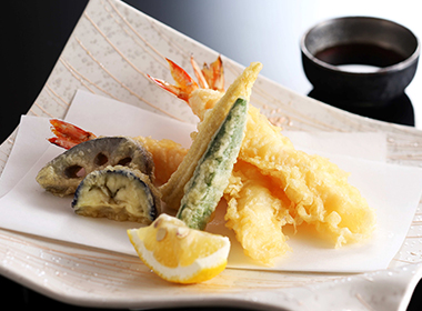 海老と野菜の天婦羅盛合せ/