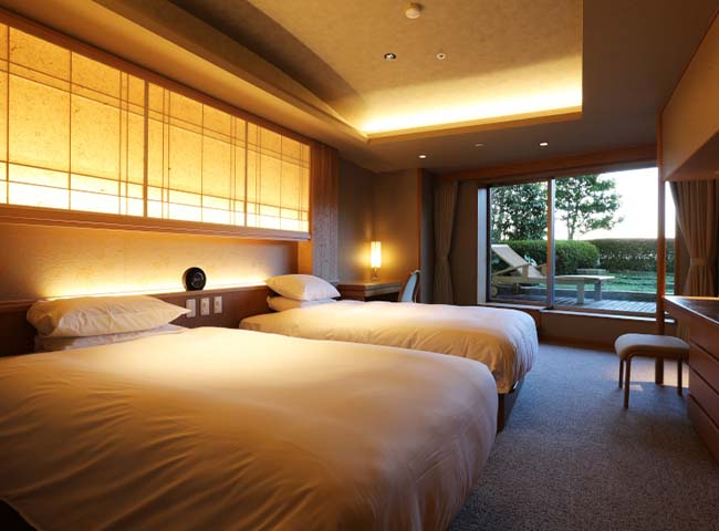 10畳+TW（87m²／庭側）