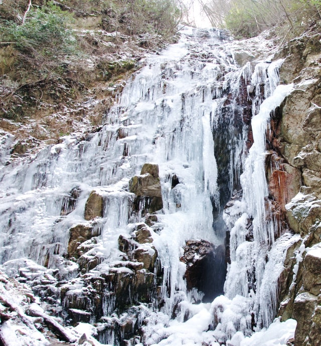 冬の絶景 六甲山の氷瀑