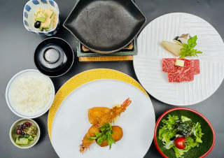 【夏期限定日帰り】ダイニング時分時｜「海老，蟹，魚」フライと牛陶板焼きの贅沢ランチ+2ヵ所の大浴場入浴付き
