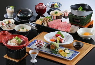 【黒毛和牛御膳】旬の味覚を敷きつめた黒毛和牛付き御膳